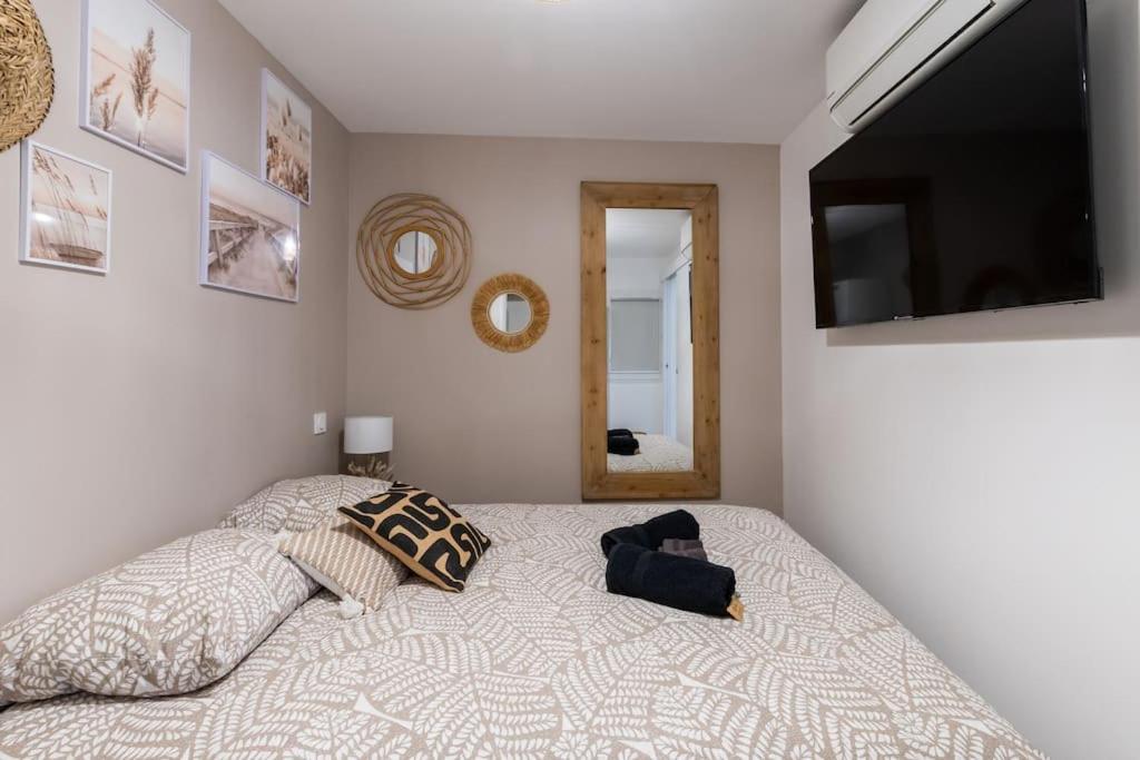 La Perle Du Port * Terrasse * Clim * Mer A 5 Min * Chambre * การ์นง-ปลาจ ภายนอก รูปภาพ